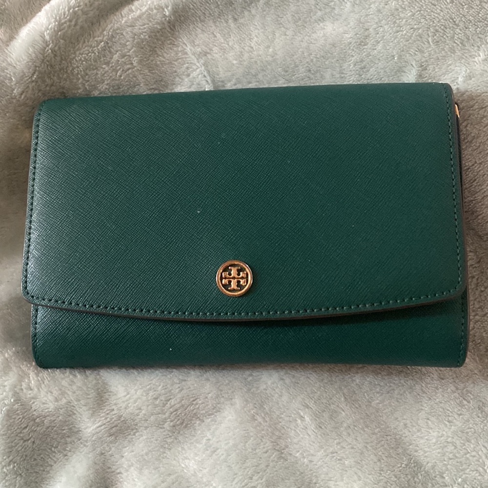 Green Tory Burch clutch/wallet